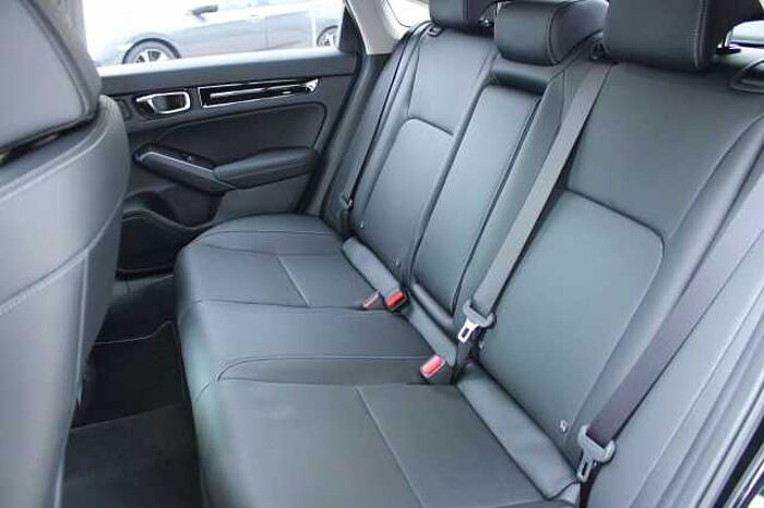 Honda Civic e: HEV Advance