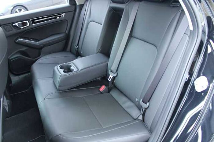 Honda Civic e: HEV Advance