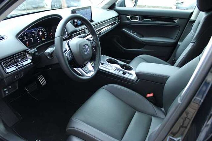 Honda Civic e: HEV Advance