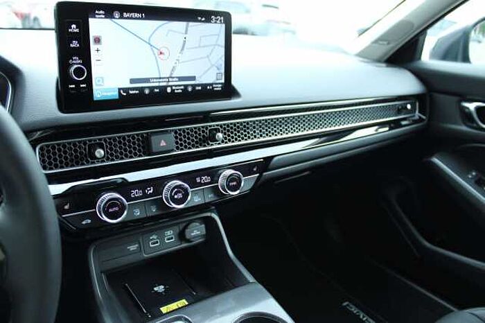 Honda Civic e: HEV Advance