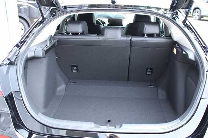 Honda Civic e: HEV Advance