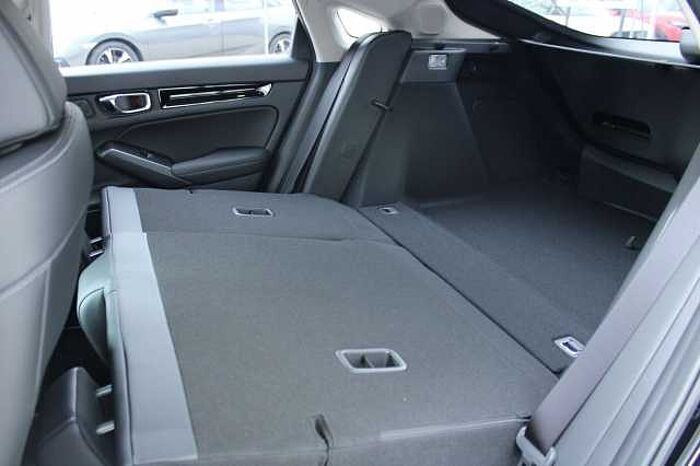 Honda Civic e: HEV Advance