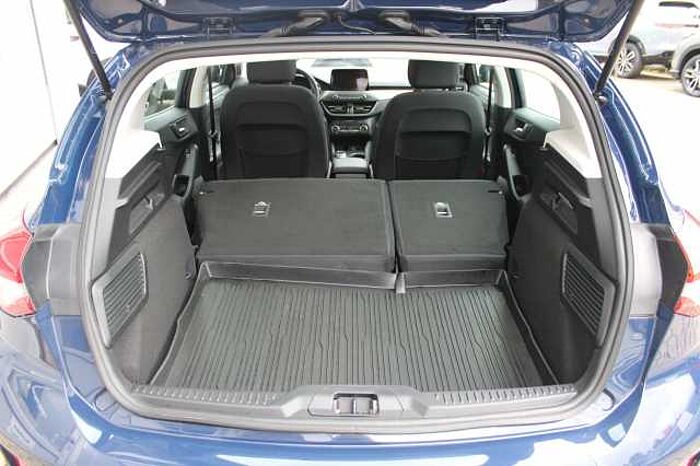 Ford Focus Focus Turnier 1.0 EcoBoost Aut. TITANIUM