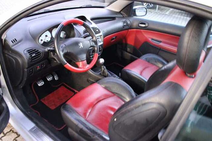 Peugeot 206 1.6 CC Platinum