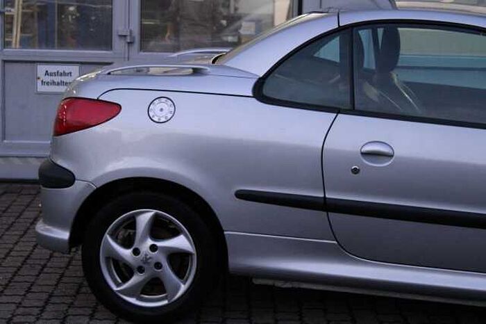 Peugeot 206 1.6 CC Platinum