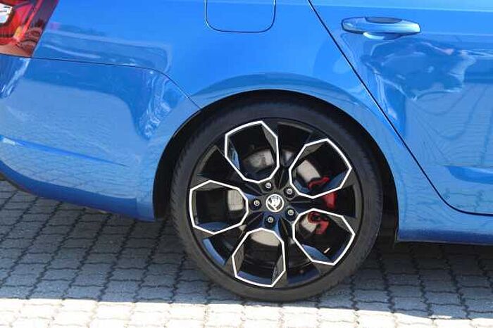 SKODA Octavia RS 245