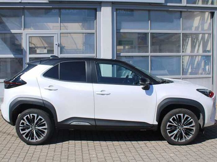 Toyota Yaris Cross Hybrid AWD-i Elegant