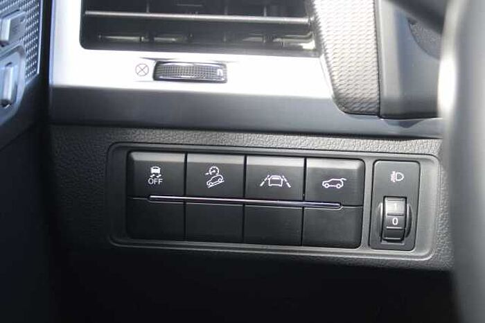SsangYong Rexton Rexton 2.2 e-XDi 220 4WDAut. Sapphire