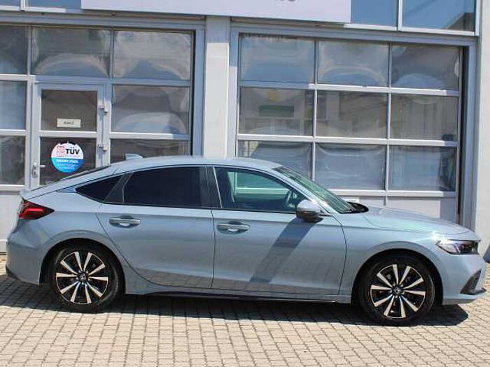 Honda Civic e: HEV Elegance